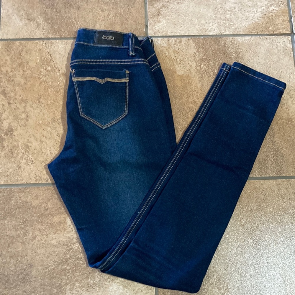 Mid rise stretchy Womens Jeans